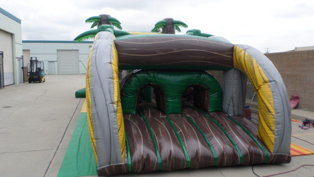 Tropical Wet & Dry Obstacle Course I102