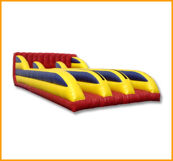 Inflatable Three Lane Bungee Run I022